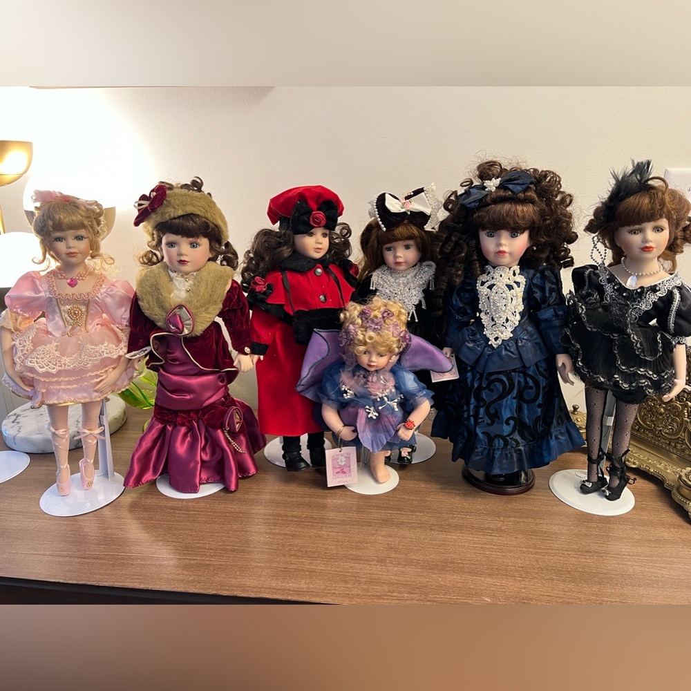 7 Porcelain Dolls Seymour Mann Brass Key Collectible Memories Camellia Garden